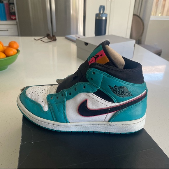 Nike Air Jordan 1 Sneakers South Beach - Picture 2 of 10